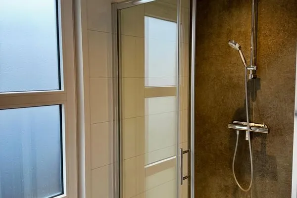  Marina Strandbad Chalet Waterlijn mit Zaun Haus Nr. 91