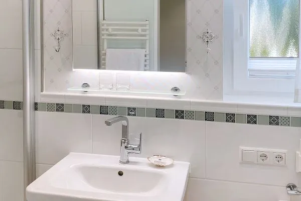 Badezimmer  Haus Midsommer App. 8 - Kleine Wohnung, große Erholung – 50 m bis zur Ostsee