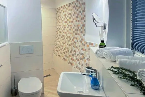 Ferienhaus Tamika am Tollensesee - Badezimmer  Tamika