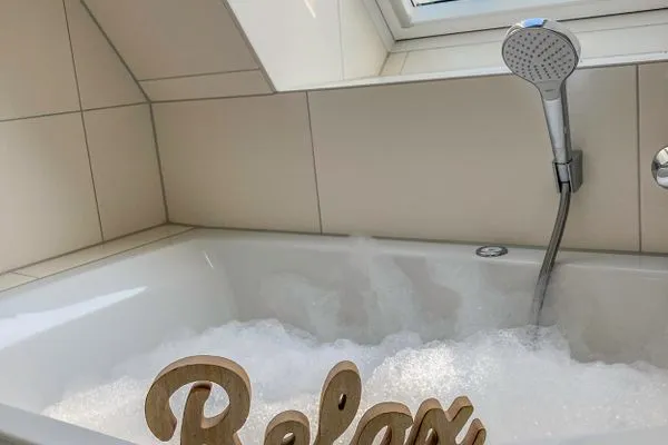 Ferienhaus Tamika am Tollensesee - Badezimmer  Tamika