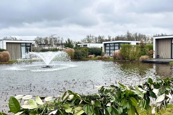  Marina Strandbad Chalet RiverLodge mit Zaun Haus Nr. 94