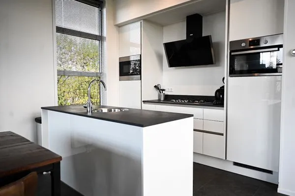  Marina Strandbad Chalet RiverLodge mit Zaun Haus Nr. 94