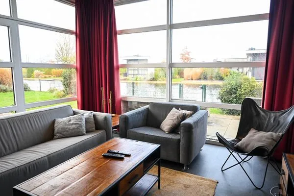  Marina Strandbad Chalet RiverLodge mit Zaun Haus Nr. 94