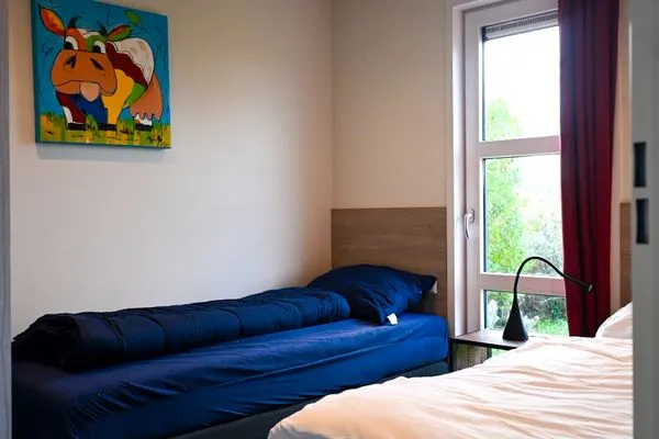  Marina Strandbad Chalet RiverLodge mit Zaun Haus Nr. 94