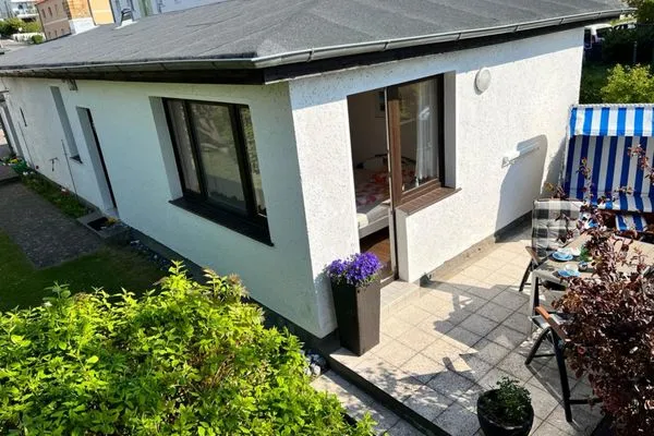 Hauptansicht  Ferienhaus Seeblick in Sassnitz auf Rügen mit Terrasse