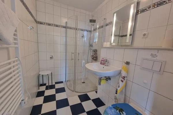 Badezimmer  Ferienhaus Zum Kreideblick, FeWo Muschel