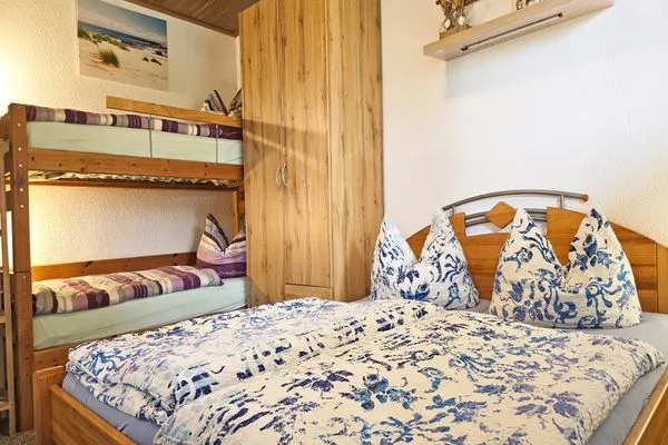 Schlafzimmer  Ferienhaus am Wiesengrund auf Rügen- familienfreundlich mit Terrasse und Grill