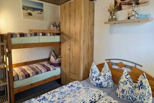 Bett  Ferienhaus am Wiesengrund auf Rügen- familienfreundlich mit Terrasse und Grill