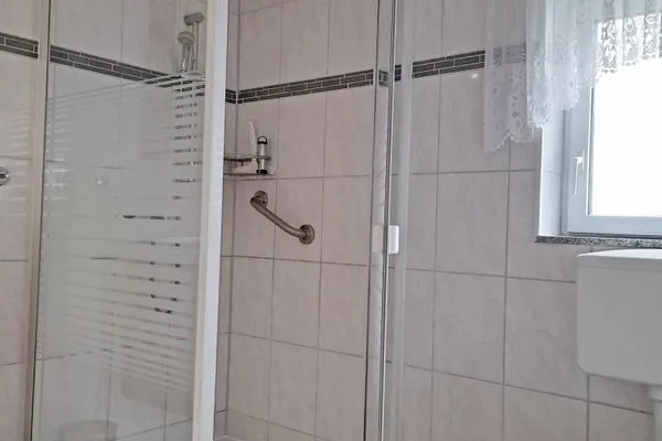 Badezimmer  Ferienhaus Figelski mit Terrasse in Sassnitz