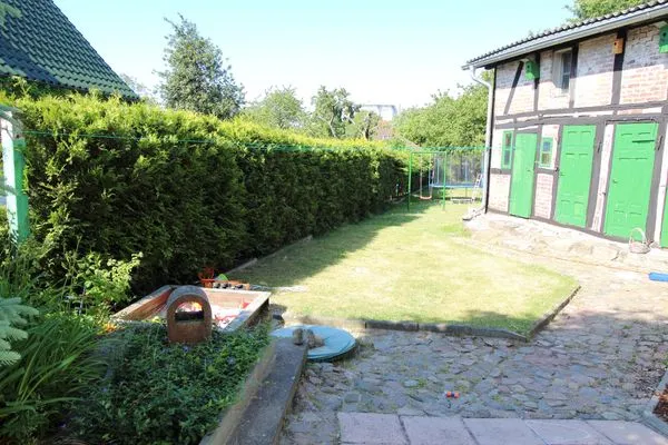 Spielanlage  Ferienwohnung Vieth in Sassnitz auf Rügen mit Sitzplatz im Garten