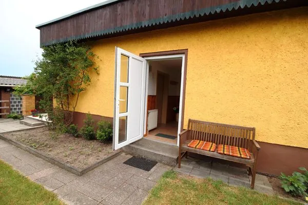 Hauptansicht  Ferienhaus Frisch in Sassnitz auf Rügen mit Terrasse
