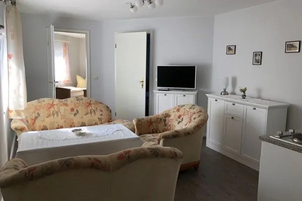Wohnzimmer  Ferienhaus Karger in Sagard auf Rügen mit Terrasse und Garten