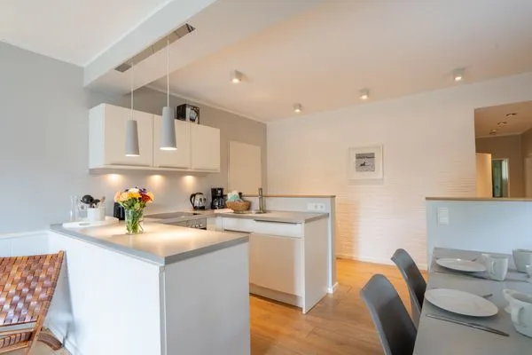 Küche / Küchenzeile  Niilön Alemböög