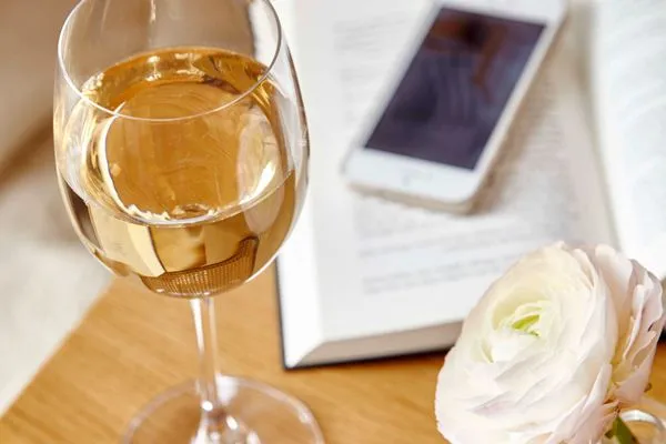 Dekoratives Detail  Miss Evans