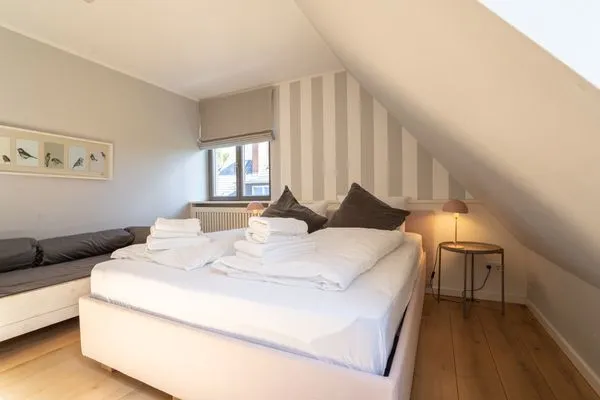 Doppelbett mit Schlafcouch  Niilön Fiirsicht