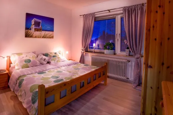 Haus Schultheissenstr. 10 Die große Cuxoase FeWo 1 Döse - Schlafzimmer