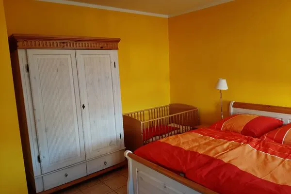   Ferienhaus mit Pool am See