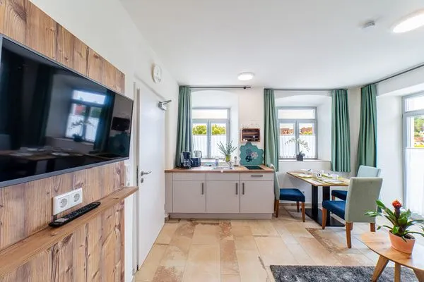 Wohnzimmer  Apartment mit Terrasse "Traumhopfen"