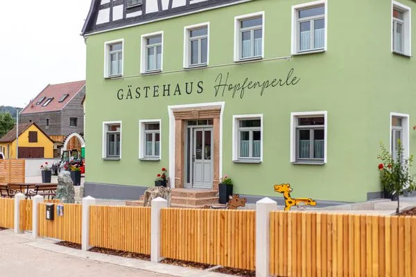 Fassade / Eingang  Apartment mit Terrasse "Traumhopfen"
