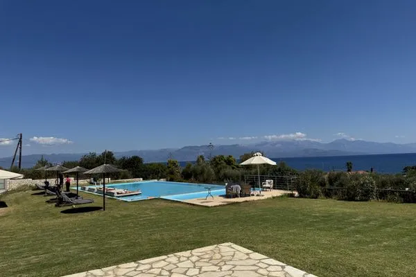 Garten  Stone Bay Houses 1