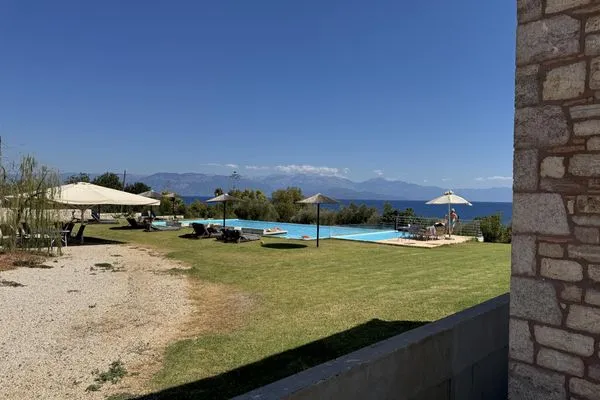 Garten  Stone Bay Houses 1