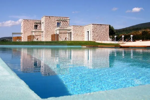 Hauptansicht  Stone Bay Houses 2