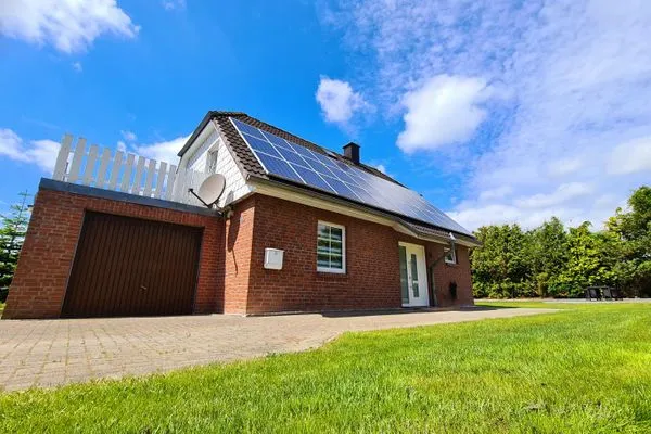 Hauptansicht  Ferienhaus Haffliebe mit Sauna und Kamin