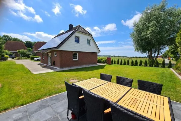 Fassade / Eingang  Ferienhaus Haffliebe mit Sauna und Kamin