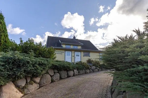 Gartenblick  Ferienwohnung Sandnes im Haus Norway