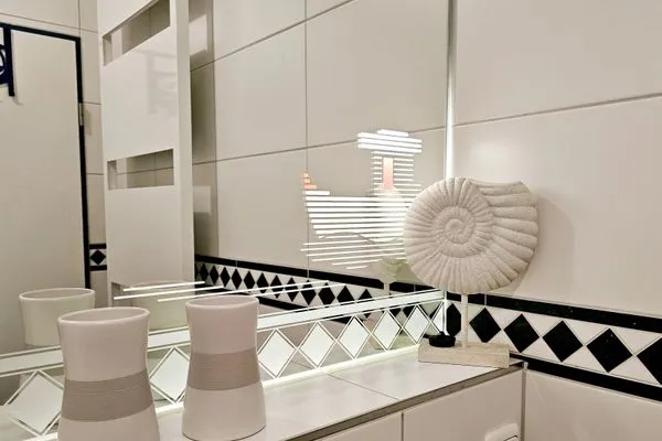 Badezimmer  Ferienwohnung am Salzhaff C6