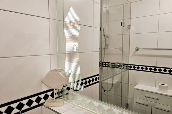 Badezimmer  Ferienwohnung am Salzhaff C6