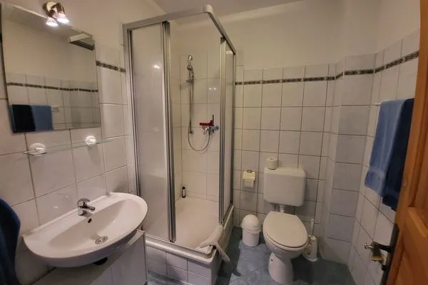 Badezimmer  Pension Schmelzer Wohnung 12