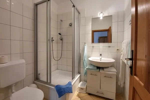 Badezimmer  Pension Schmelzer Wohnung 20