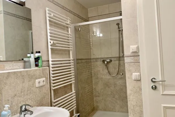 Badezimmer  Villa Laura Cottage Ferienwohnung 103