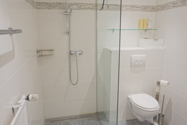  Ferienwohnung 2 "Der Künstlergarten"  - Badezimmer