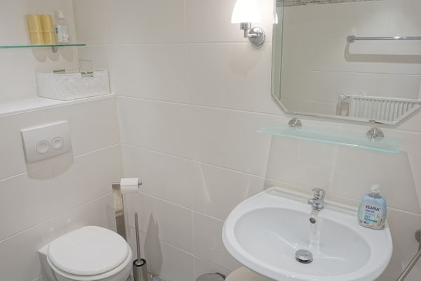  Ferienwohnung 2 "Der Künstlergarten"  - Badezimmer