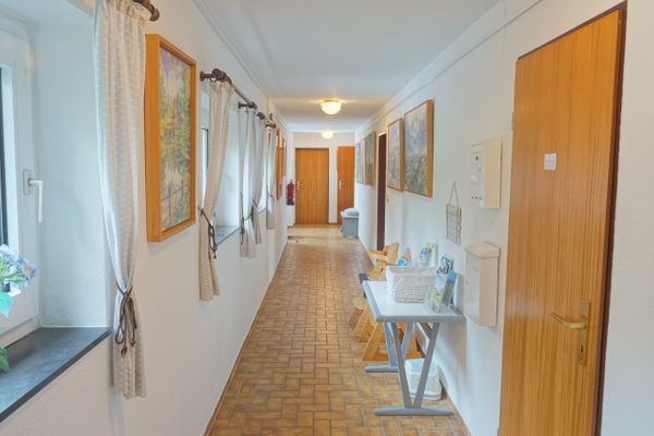  Ferienwohnung 2 "Der Künstlergarten"  - Hausflur