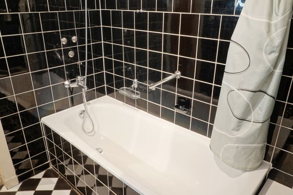  Ferienhaus 1 "Der Künstlergarten"  - Badewanne