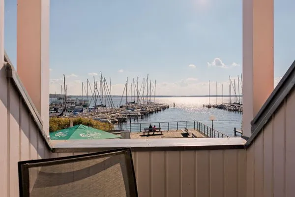 Meerblick  Ferienwohnung Haffblick im Haus am Yachthafen
