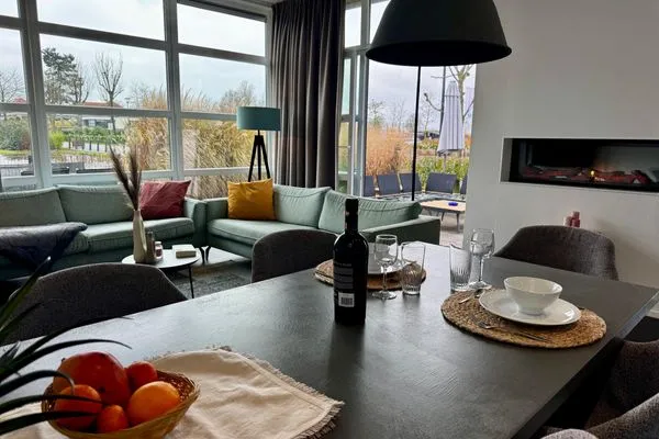  Marina Strandbad Chalet Wasserwelt mit Zaun Haus Nr. 32