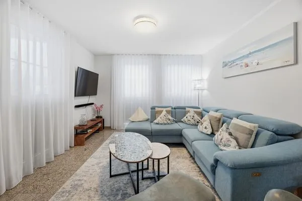 Wohnzimmer  Gorki Park, Wohnung 15