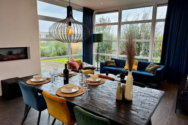  EuroParcs Marina Strandbad Chalet IJssel Lodge mit Zaun Haus Nr. 34