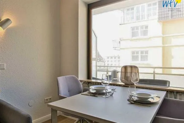 Esstisch Haus Meeresluft Ferienwohnung Schwertmuschel