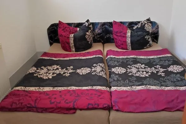 Schlafzimmer  Ferienwohnung Dornbusch - ruhige Stadtrandlage