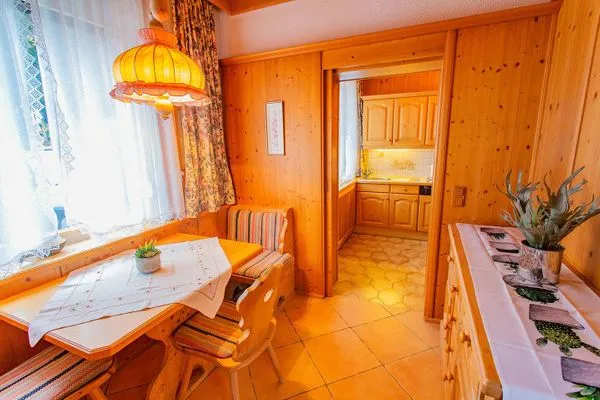 Wohnzimmer und Essbereich  Bergidyll 3 by Alpenidyll Apartments