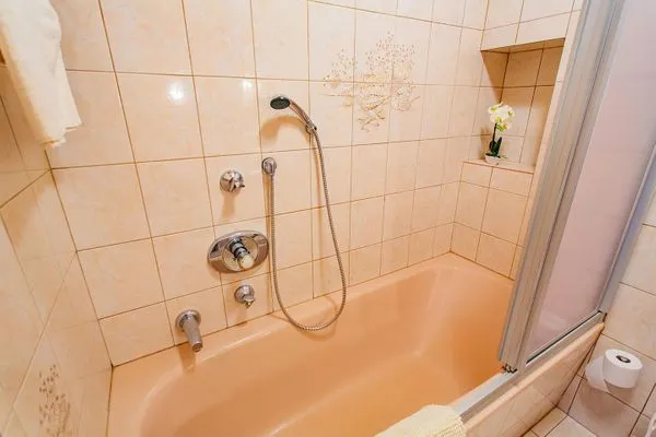 Dusche mit Wanne  Bergidyll 3 by Alpenidyll Apartments