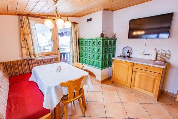 Zugang Balkon, Aussicht Schisprungschanze, Fernseher  Bergidyll 12  by Alpenidyll Apartments
