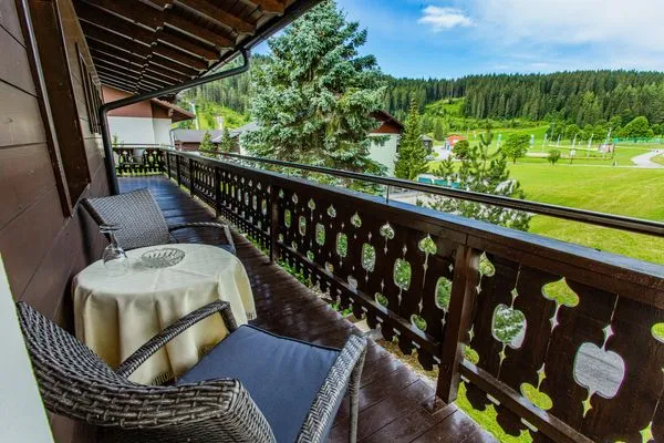Balkon mit Sitzgelegenheit  Soldanella 4 by Alpenidyll Apartments