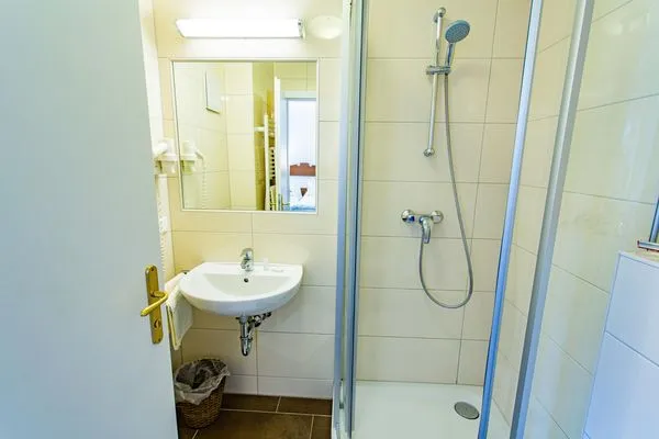 Badezimmer 2, Dusche  Soldanella 6 by Alpenidyll Apartments