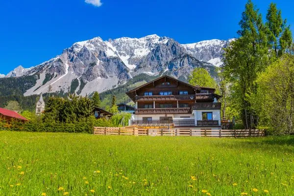 Gebäudeansicht im Sommer  Bergidyll 10 by Alpenidyll Apartments